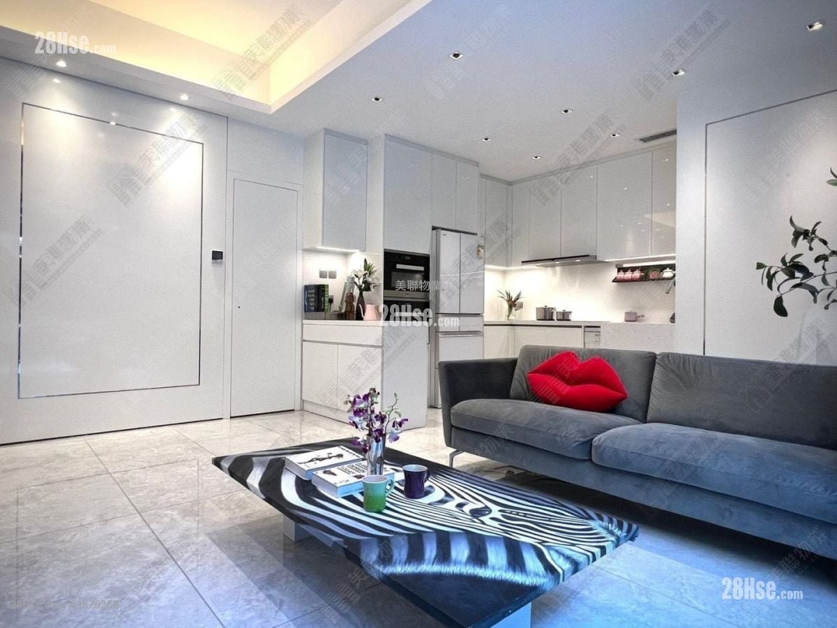 One Homantin Sell 2 Bedrooms , 2 Bathrooms 863 ft²