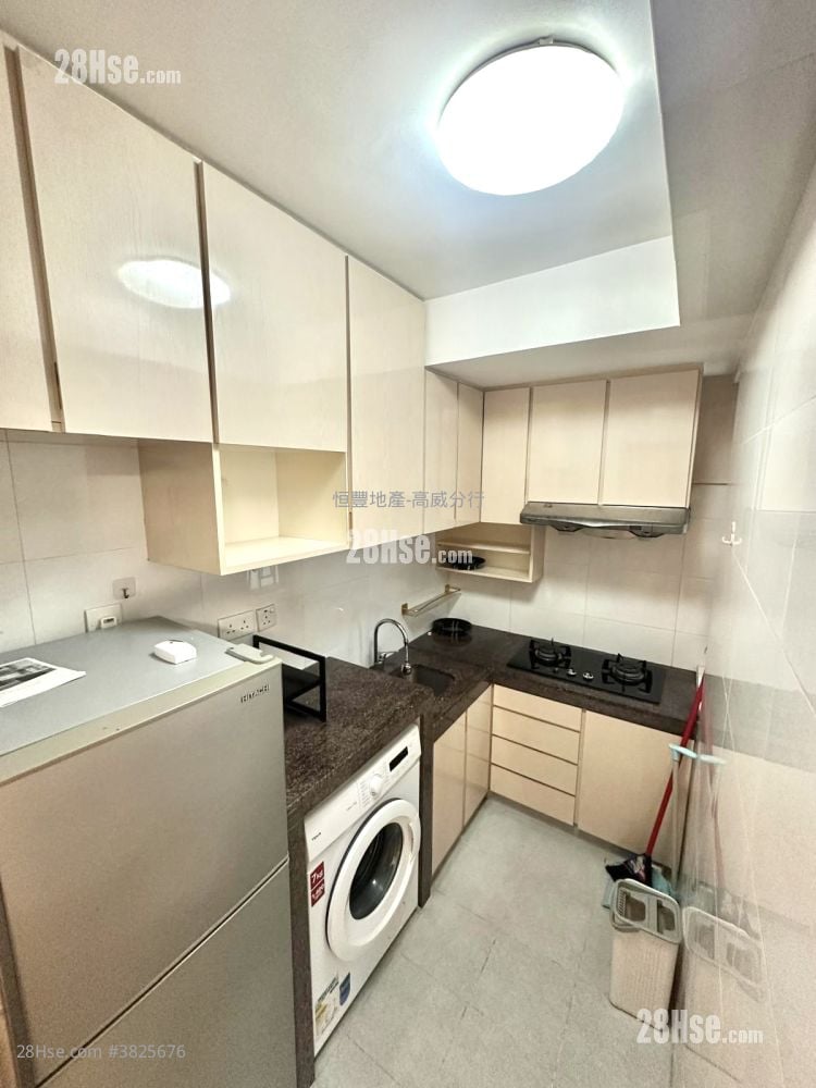 Koway Court Rental 2 Bedrooms , 1 Bathroom 396 ft²