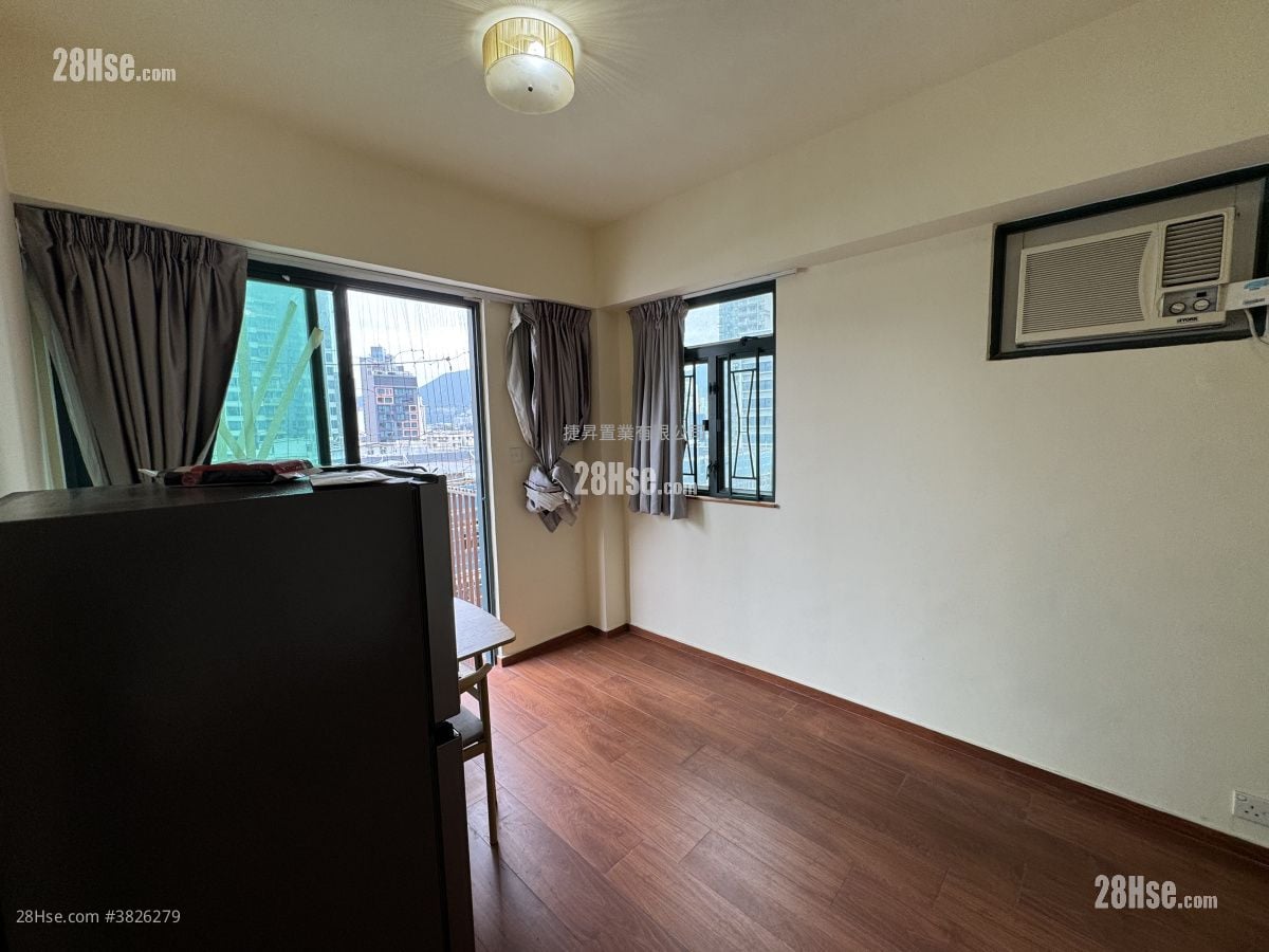Kingsgate Sell 3 Bedrooms , 1 Bathroom 524 ft²