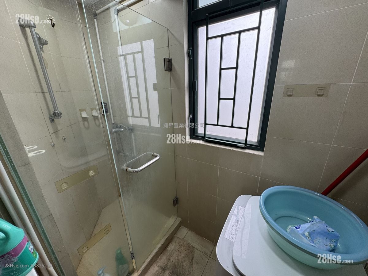 Kingsgate Sell 3 Bedrooms , 1 Bathroom 524 ft²