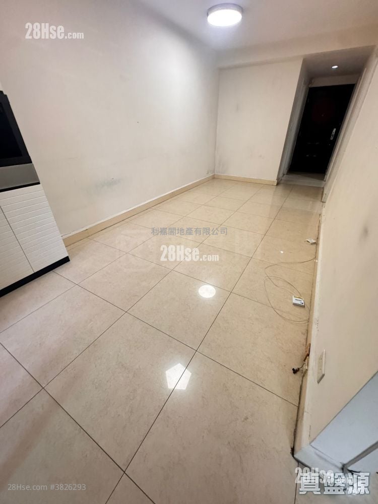 Central Park Towers Sell 588 ft²