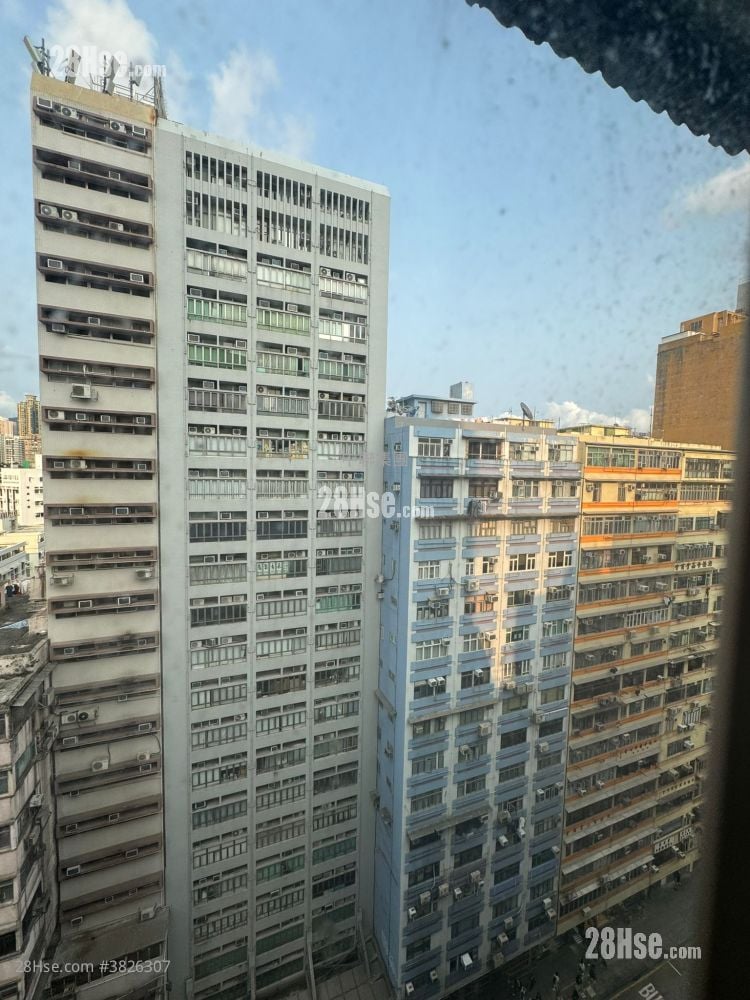 Man Wing Mansion Sell 3 Bedrooms , 1 Bathroom 594 ft²