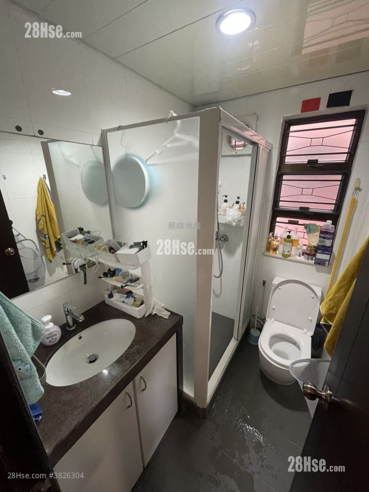 村屋 售盘 3 房 , 1 浴室 700 平方尺