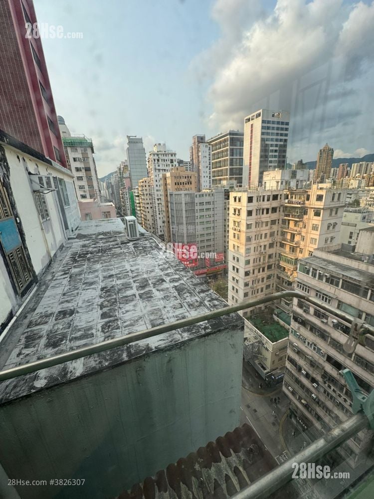 Man Wing Mansion Sell 3 Bedrooms , 1 Bathroom 594 ft²