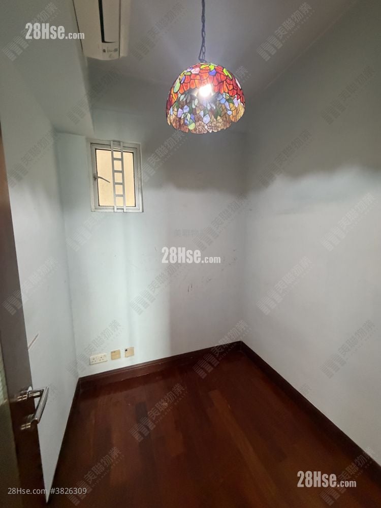 君臨天下 售盤 2 房 750 平方呎