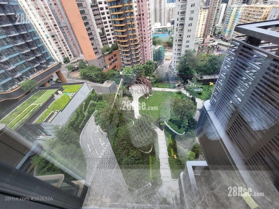 In One Sell 2 Bedrooms 466 ft²