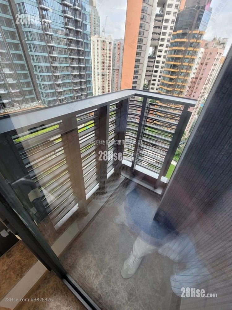 In One Sell 2 Bedrooms 466 ft²