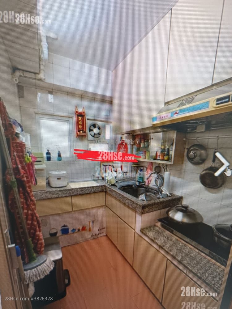 Hung Yu Mansion Sell 3 Bedrooms 574 ft²