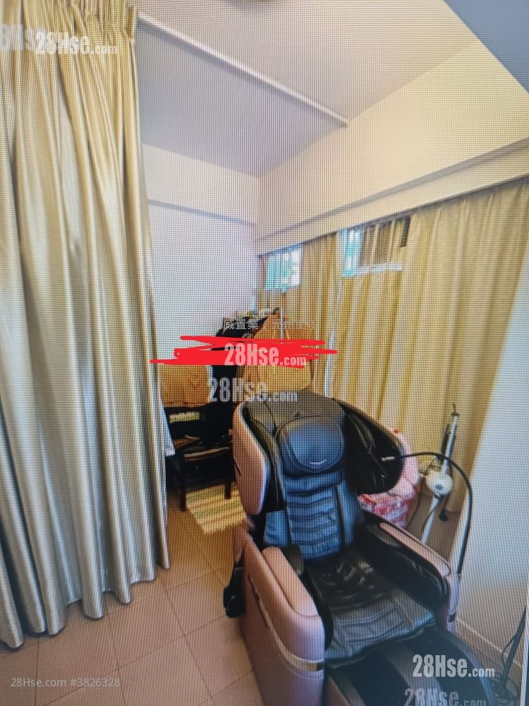 Hung Yu Mansion Sell 3 Bedrooms 574 ft²