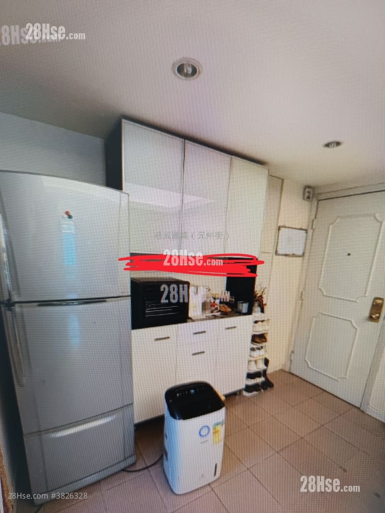 Hung Yu Mansion Sell 3 Bedrooms 574 ft²