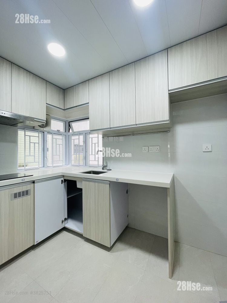 英京大廈 租盤 3 房 , 1 浴室 483 平方呎