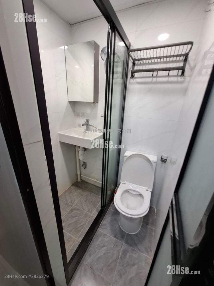 單幢樓房 租盤 1 浴室 130 平方呎