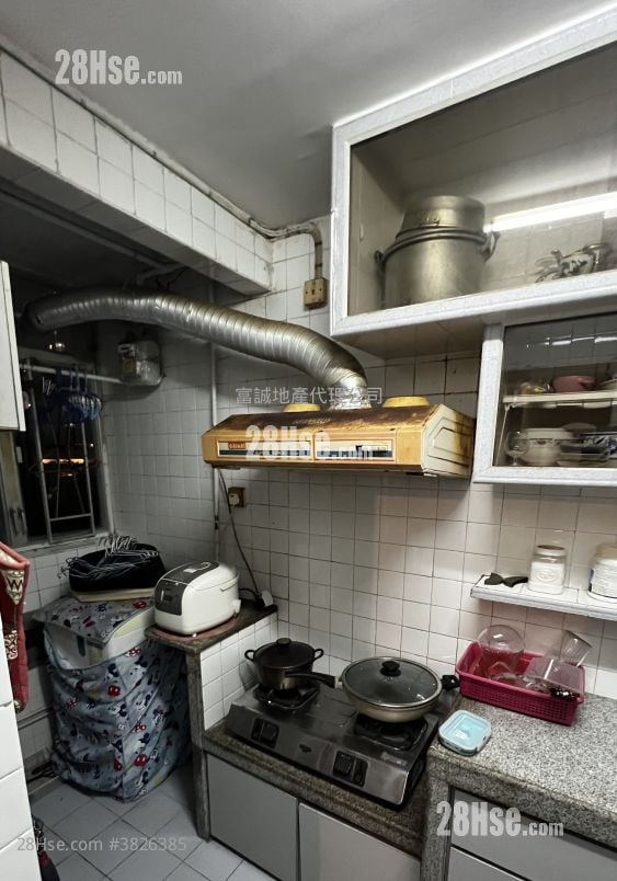 凤德邨 售盘 3 房 , 1 浴室 598 平方尺