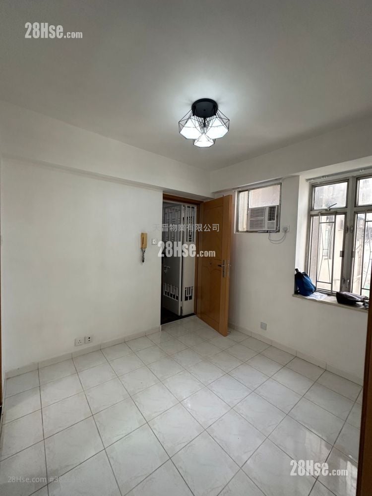 Lee Wing Building Sell 2 Bedrooms , 1 Bathroom 253 ft²