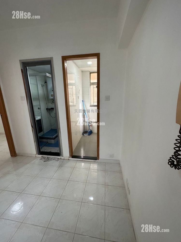 Lee Wing Building Sell 2 Bedrooms , 1 Bathroom 253 ft²