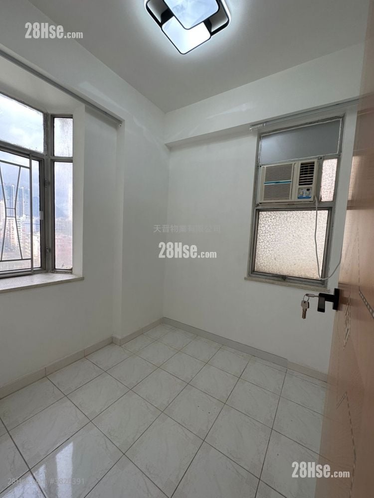 Lee Wing Building Sell 2 Bedrooms , 1 Bathroom 253 ft²