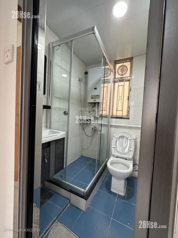 Lee Wing Building Sell 2 Bedrooms , 1 Bathroom 253 ft²