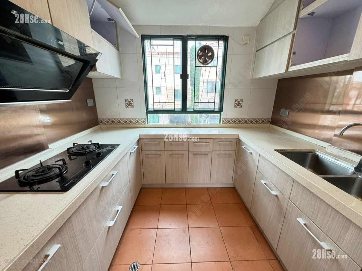 Scenic Heights Sell 3 Bedrooms , 3 Bathrooms 1,666 ft²