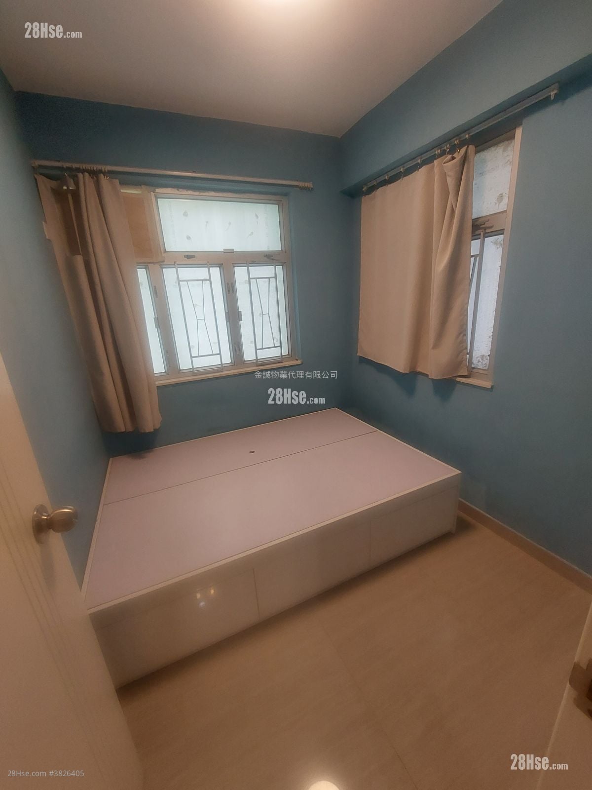 Midland Centre Sell 2 Bedrooms , 1 Bathroom 285 ft²