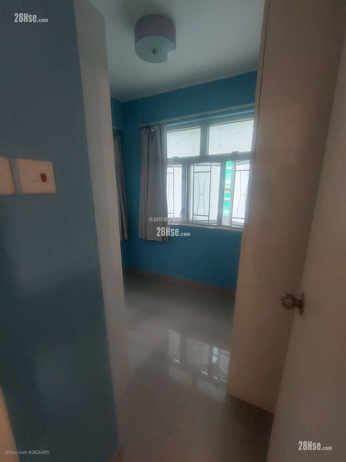 Midland Centre Sell 2 Bedrooms , 1 Bathroom 285 ft²