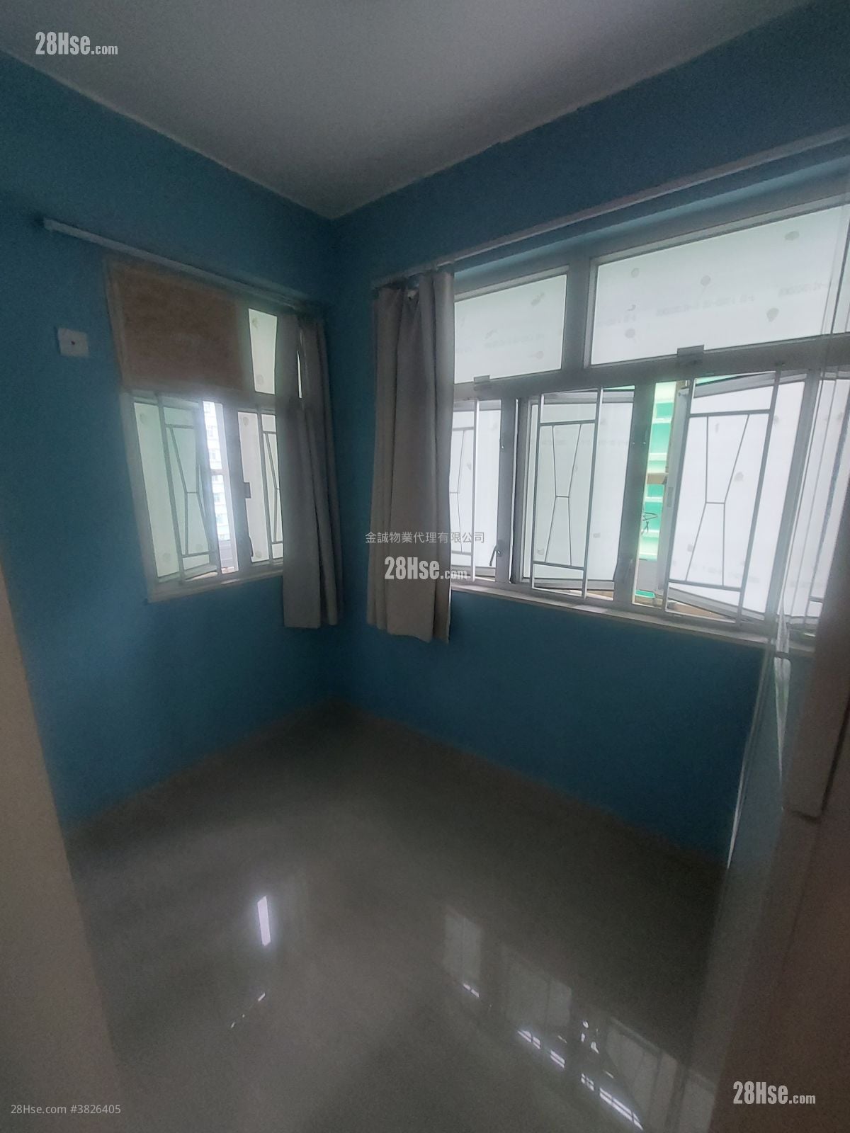 Midland Centre Sell 2 Bedrooms , 1 Bathroom 285 ft²