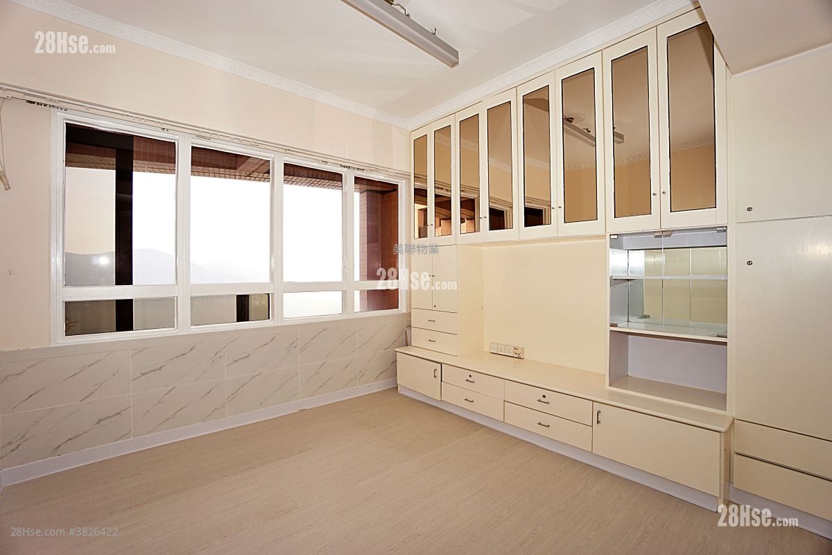 浪琴園 售盤 3 房 , 2 浴室 1,397 平方呎