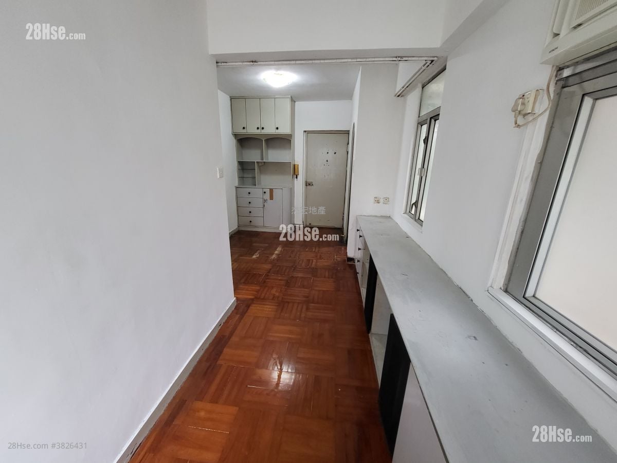 厅: 金狮花园 售盘 1 房 , 1 浴室 270 平方尺