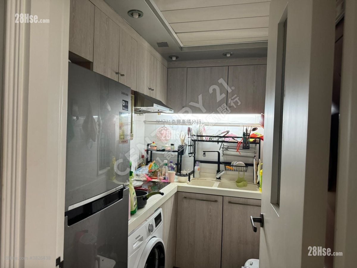 厨房: 牵晴间 售盘 2 房 , 1 浴室 429 平方尺
