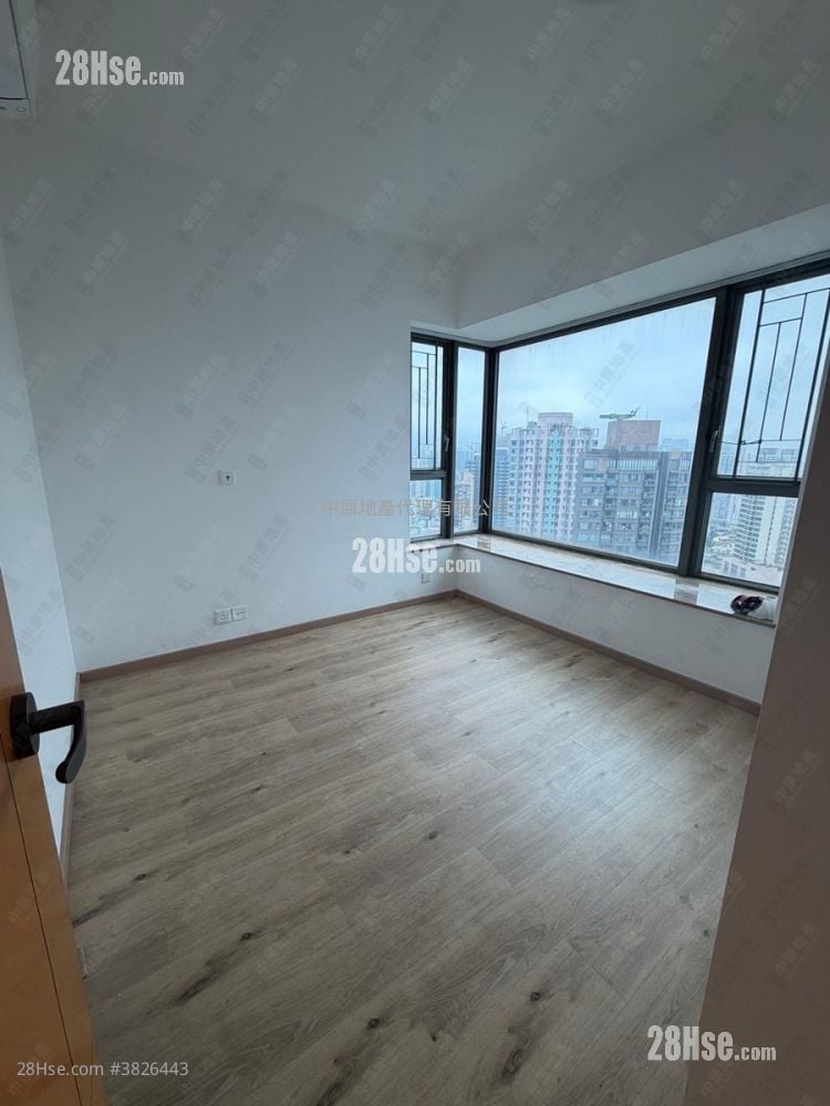 The Bloomsville Sell 3 Bedrooms , 2 Bathrooms 704 ft²