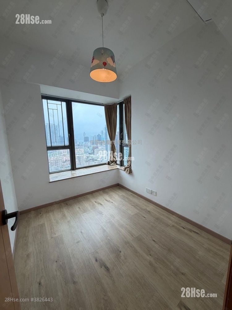 The Bloomsville Sell 3 Bedrooms , 2 Bathrooms 704 ft²