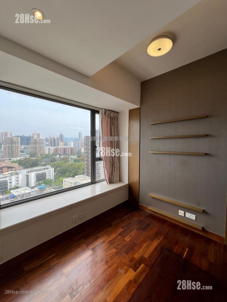 The Ultimate Rental 4 Bedrooms 1,137 ft²