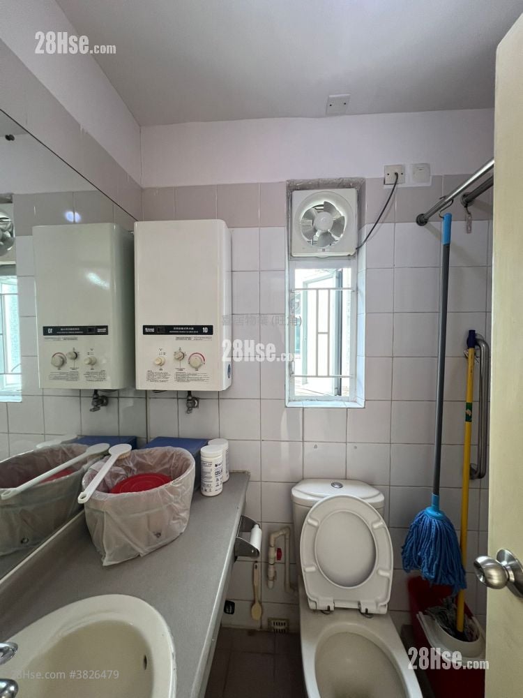 Kwun Fai Court Sell 2 Bedrooms , 1 Bathroom 418 ft²