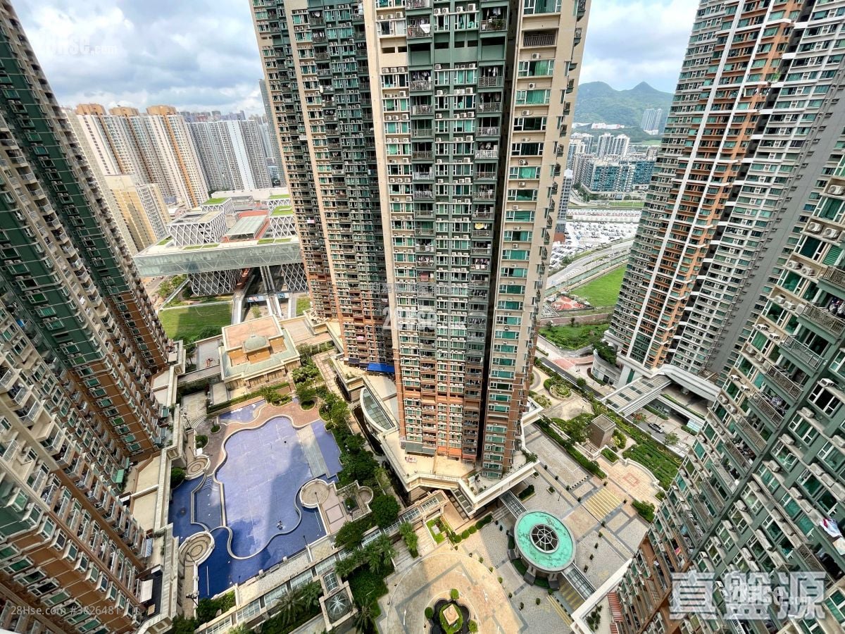 Metro Town Sell 3 Bedrooms , 1 Bathroom 594 ft²