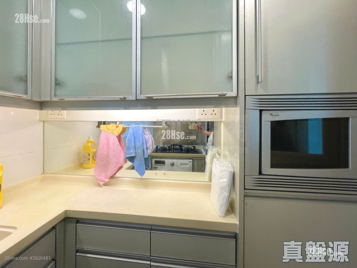 Metro Town Sell 3 Bedrooms , 1 Bathroom 594 ft²