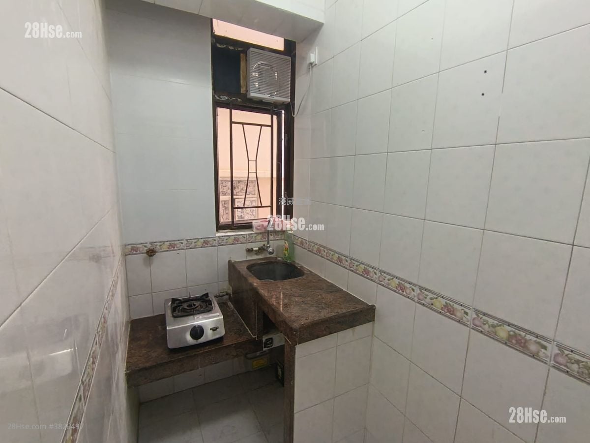 霭华大厦 售盘 2 房 , 1 浴室 321 平方尺