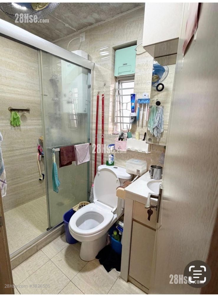 Tung Hei Court Sell 3 Bedrooms , 1 Bathroom 598 ft²