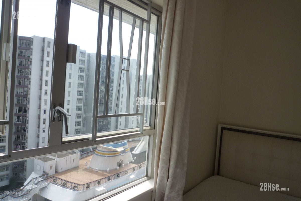 Whampoa Garden Sell 2 Bedrooms , 1 Bathroom 389 ft²