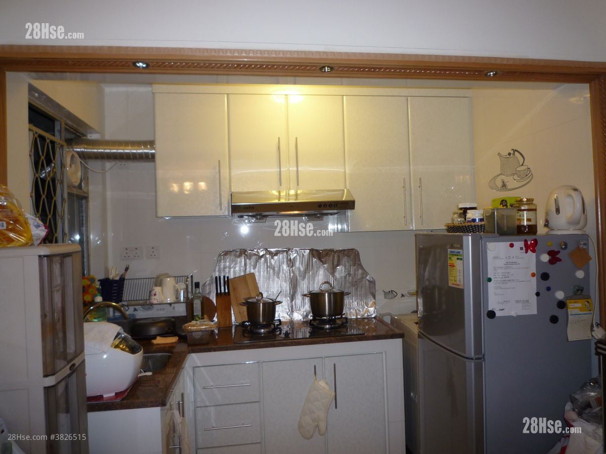 Whampoa Garden Sell 2 Bedrooms , 1 Bathroom 389 ft²