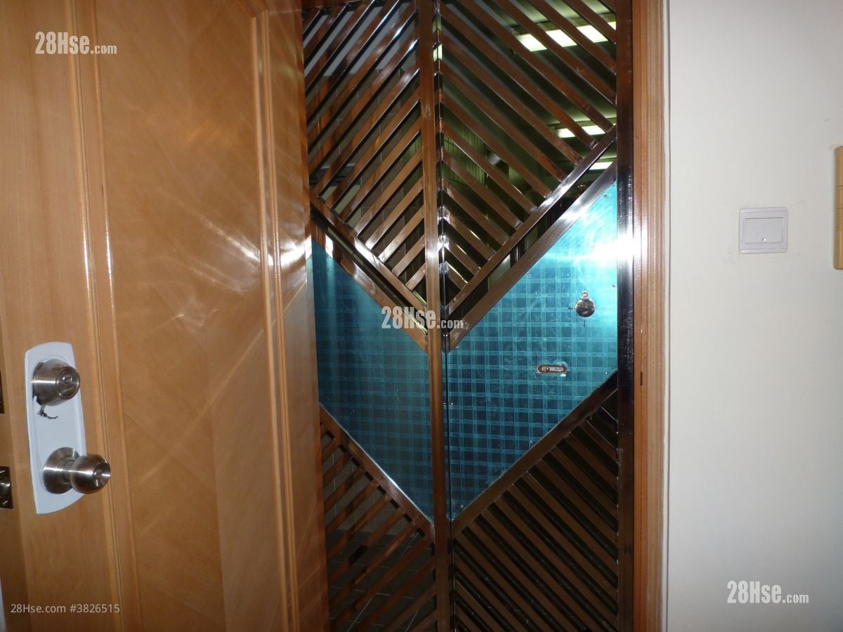 Whampoa Garden Sell 2 Bedrooms , 1 Bathroom 389 ft²