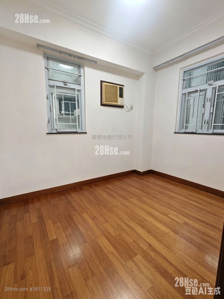 Wyler Gardens Sell 426 ft²