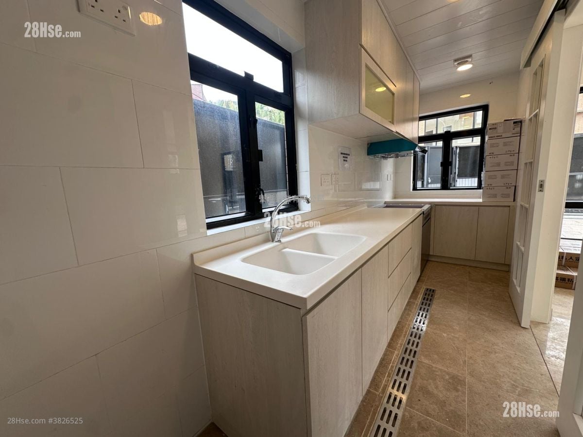 Village Sell 5+ Bedrooms , 5+ Bathrooms 4,500 ft²