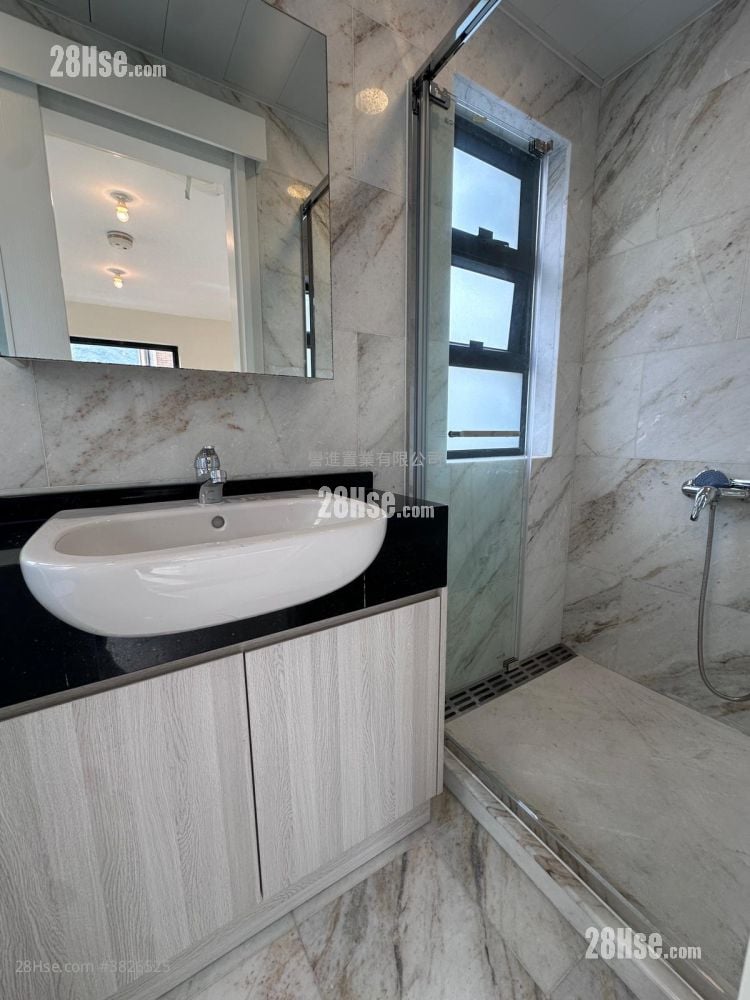 Village Sell 5+ Bedrooms , 5+ Bathrooms 4,500 ft²