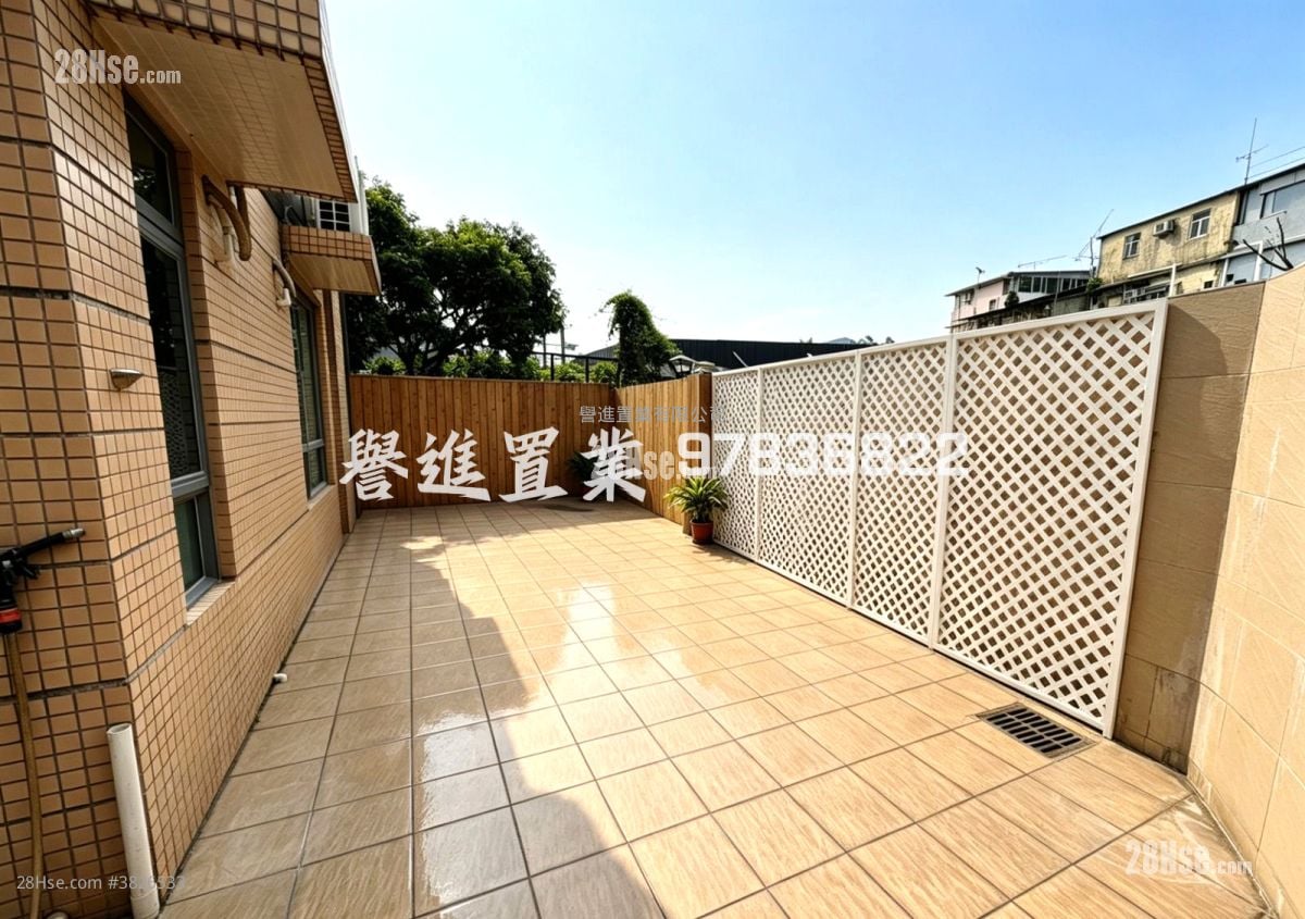 村屋 租盘 3 房 , 2 浴室 700 平方尺