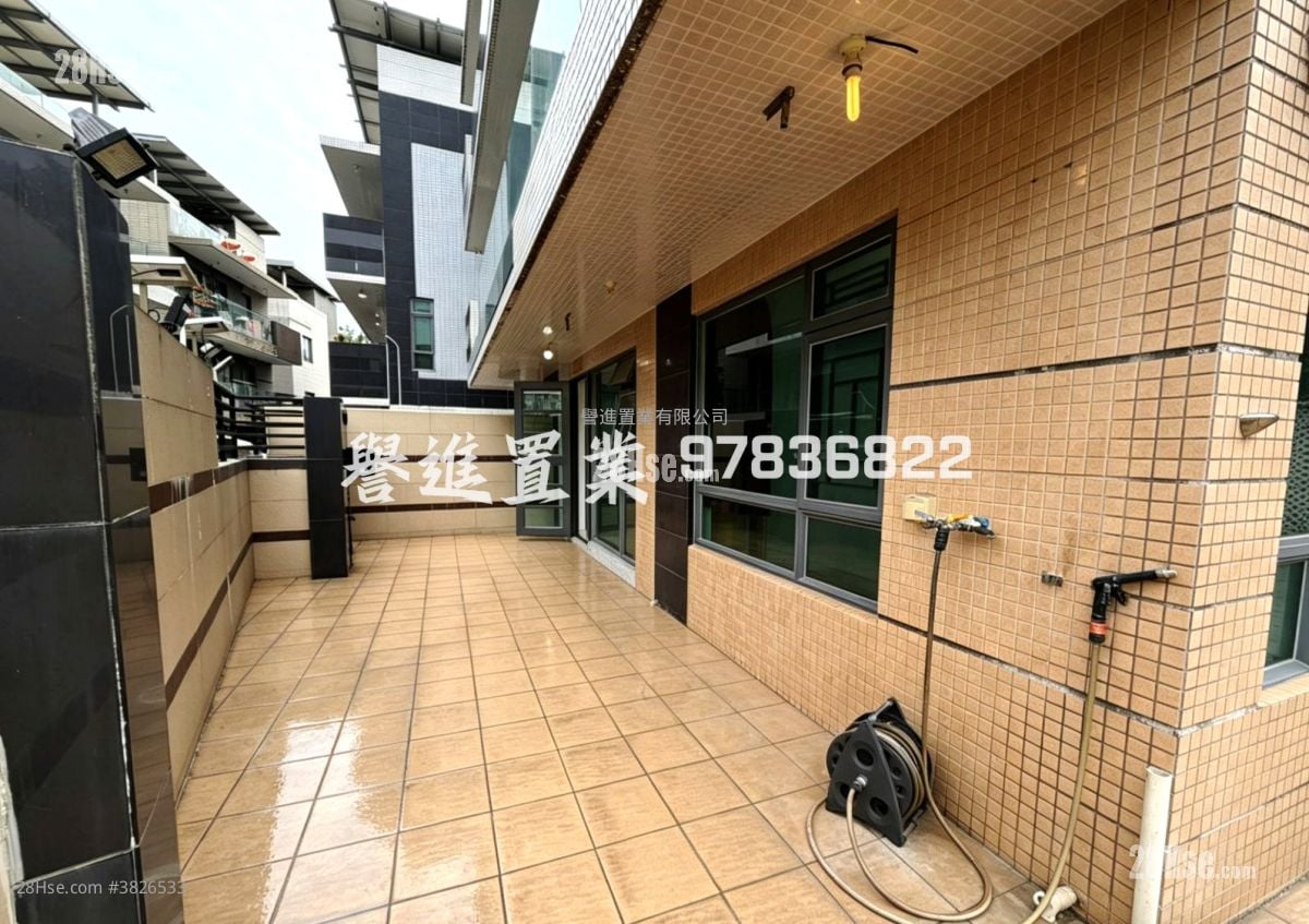 村屋 租盘 3 房 , 2 浴室 700 平方尺