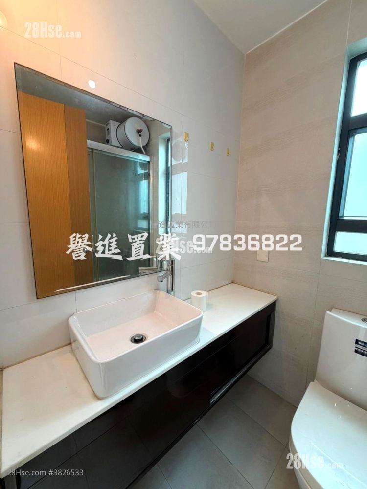 村屋 租盘 3 房 , 2 浴室 700 平方尺