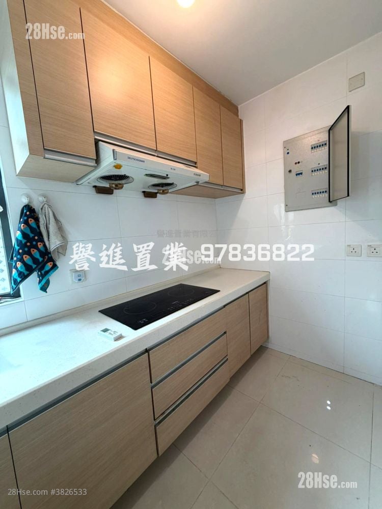 村屋 租盘 3 房 , 2 浴室 700 平方尺