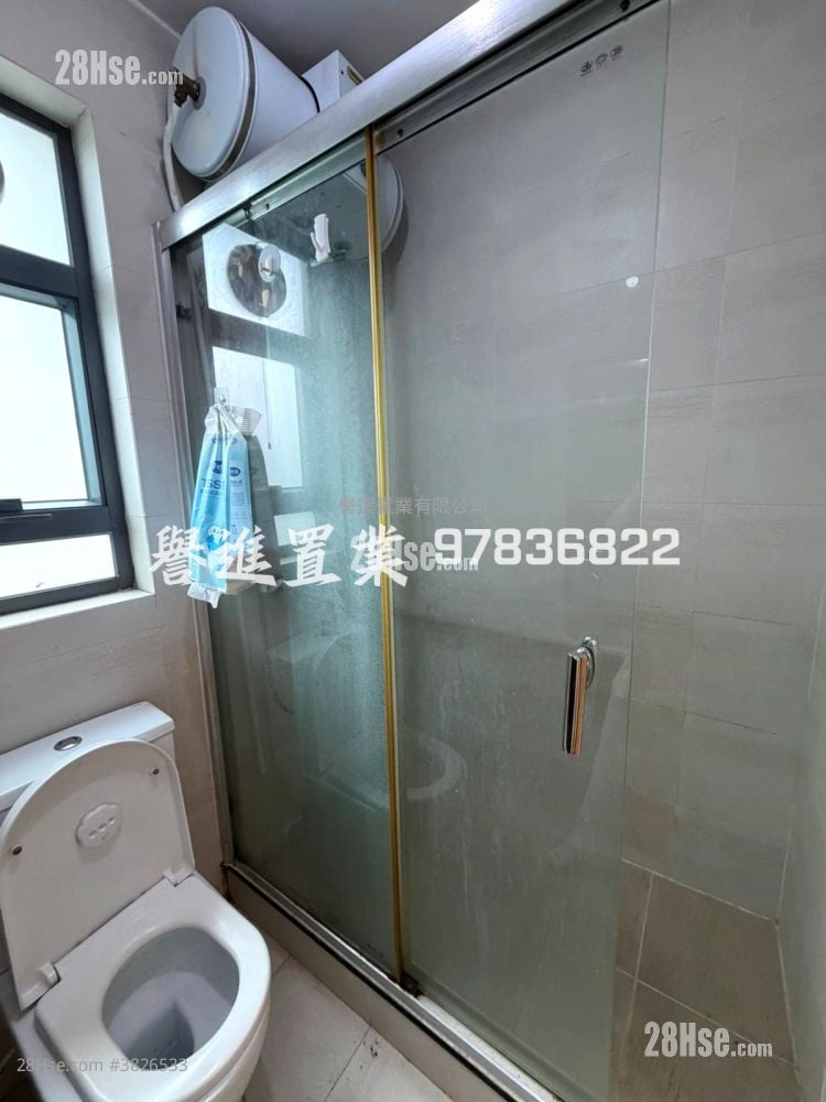 村屋 租盘 3 房 , 2 浴室 700 平方尺