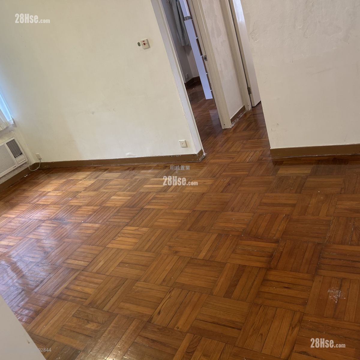 Yan On Building Rental 2 Bedrooms , 1 Bathroom 606 ft²