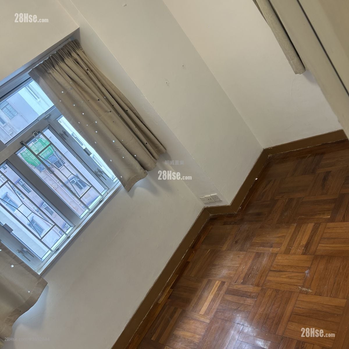 Yan On Building Rental 2 Bedrooms , 1 Bathroom 606 ft²