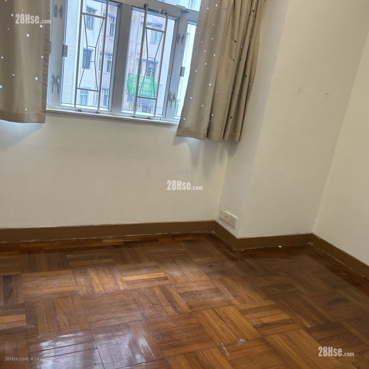 Yan On Building Rental 2 Bedrooms , 1 Bathroom 606 ft²